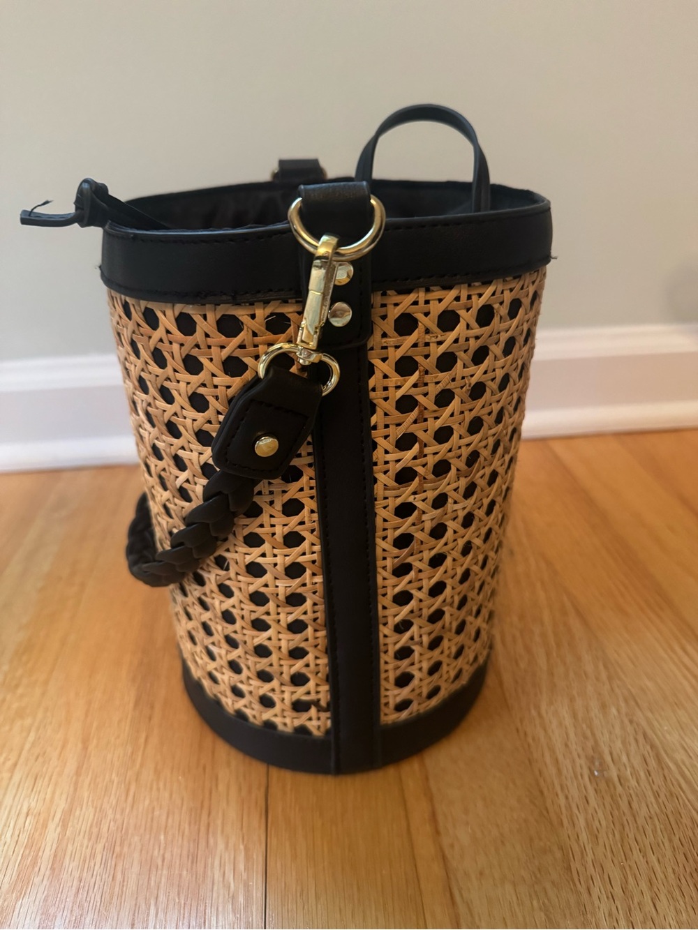 Tommy Bahama Black & Natural Woven Bucket Crossbody - Picture 3 of 10
